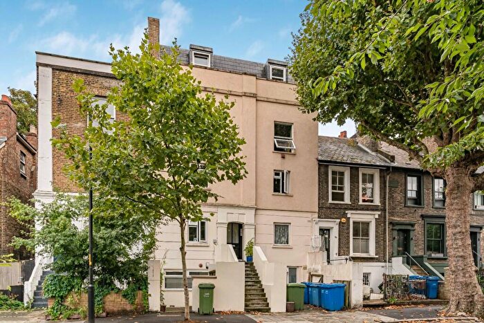 1 Bedroom Flat For Sale In Warner Road, London, SE5