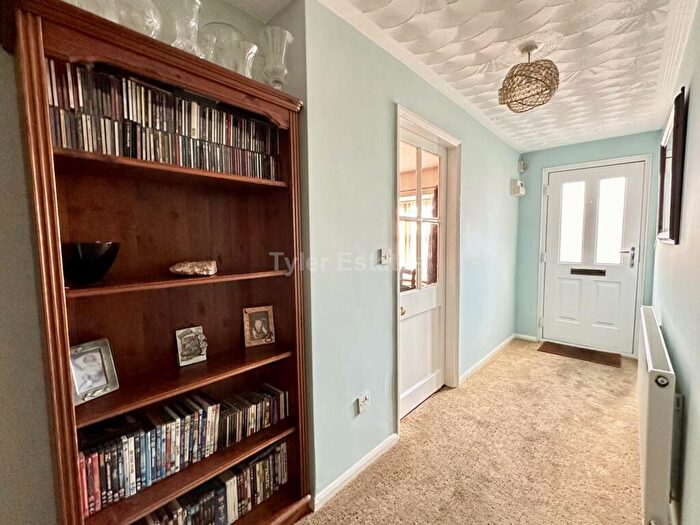 4 Bedroom Terraced House For Sale In New Waverley Road, Noak Bridge, SS15