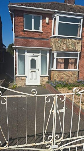 3 Bedroom Semi-Detached House To Rent In Willenhall, WV13