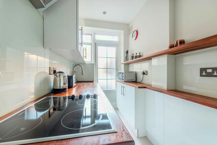 1 Bedroom Flat To Rent In Lancaster Terrace, Bayswater, London, W2