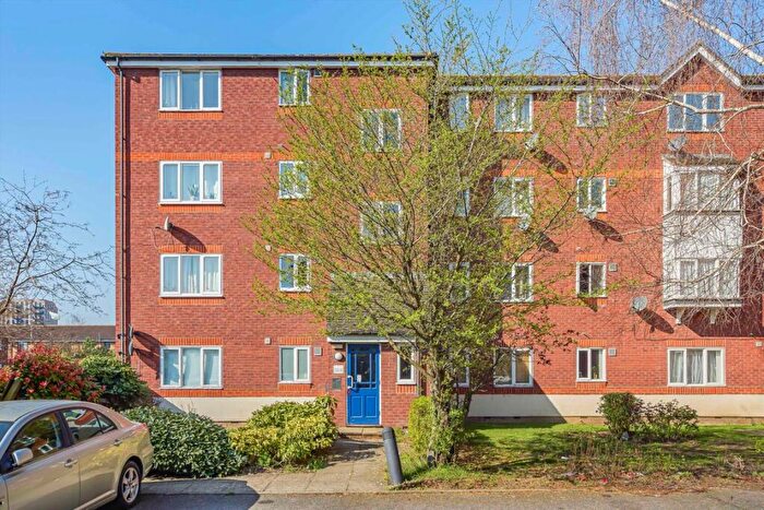 1 Bedroom Flat To Rent In Tideside Court, Woolwich, SE18