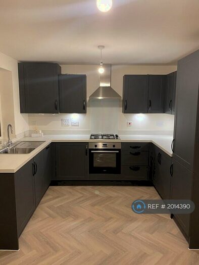 3 Bedroom Semi-Detached House To Rent In Cranesbill Way, Broughton, Aylesbury, HP22