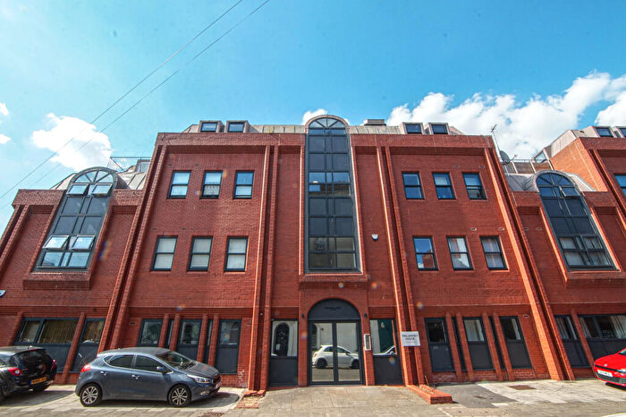 2 Bedroom Flat To Rent In Trelawney House, Surrey Street, BS2