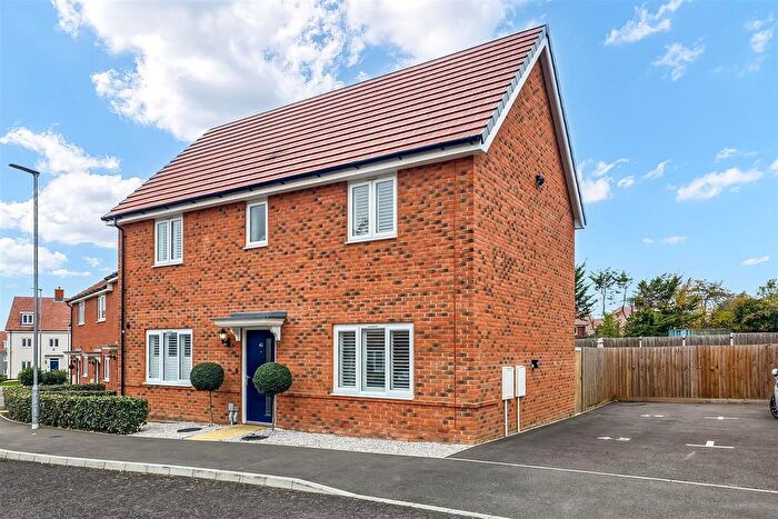3 Bedroom Detached House For Sale In St Johns Road, Goffs Oak, EN7