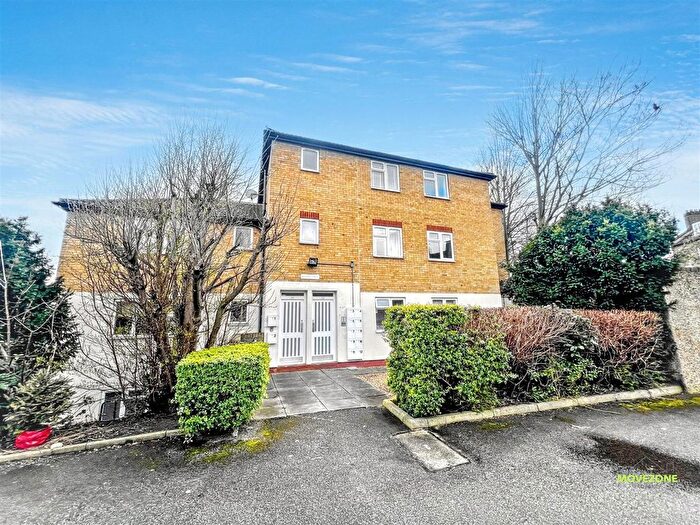 2 Bedroom Flat To Rent In Knowles Hill Crescent, London, SE13