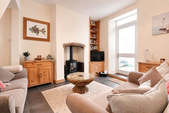 3 Bedroom End Of Terrace House For Sale In Market Street, Appledore, Bideford, Devon, EX39