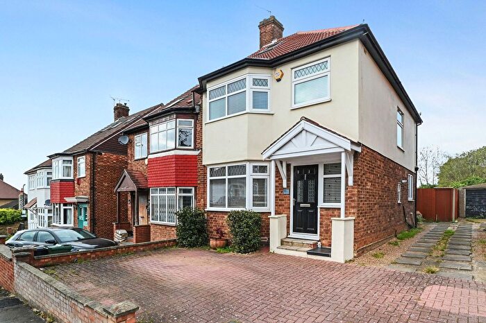 3 Bedroom Semi Detached House For Sale In Belle Vue Road, Upper Walthamstow, E17