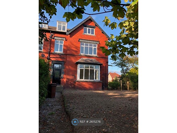 1 Bedroom Flat To Rent In Street Lane, Leeds, LS8