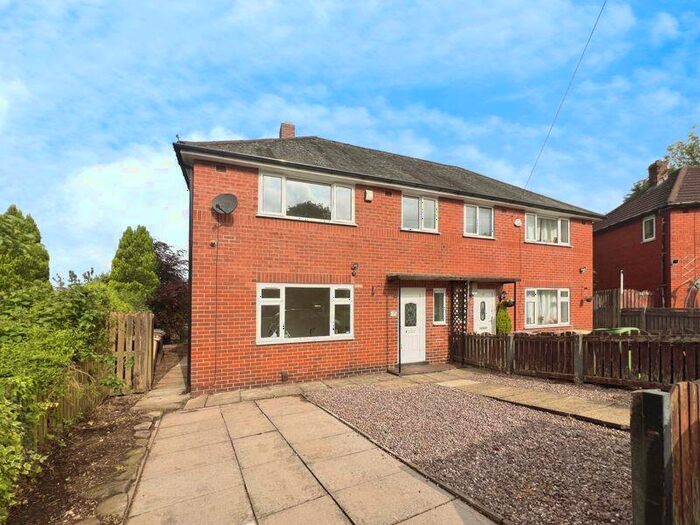 3 Bedroom Semi-Detached House To Rent In Rochester Avenue, Breightmet, Bolton, BL2