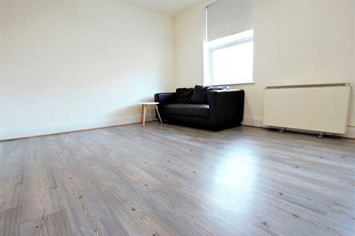 1 Bedroom Flat To Rent In Seven Sisters Road, Finsbury Park, N4
