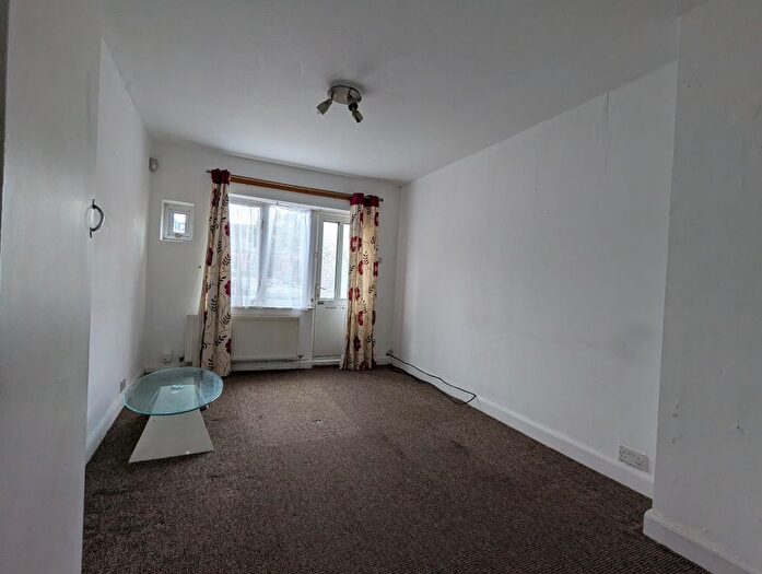 1 Bedroom Terraced House To Rent In Grove Road, Birmingham, B11