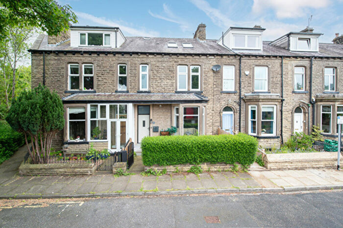 5 Bedroom Terraced House For Sale In Trinity Place, Bingley, West Yorkshire, BD16