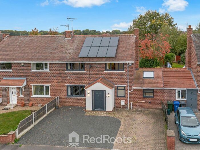 3 Bedroom Semi-Detached House For Sale In Richmond Hill Rd, Doncaster, DN5