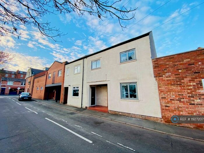 4 Bedroom Terraced House To Rent In Guy Place West, Leamington Spa, CV32