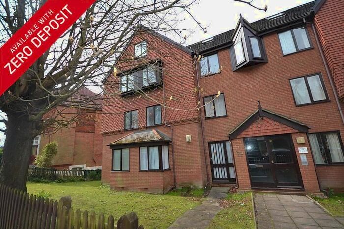 2 Bedroom Flat To Rent In De Cham Road, St. Leonards-On-Sea, TN37