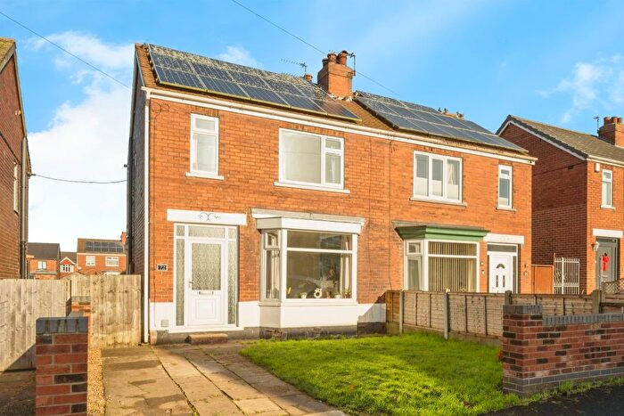 3 Bedroom Semi-Detached House For Sale In Reginald Road, Scunthorpe, DN15