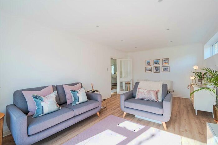 3 Bedroom Apartment To Rent In Browning Avenue, Bournemouth, BH5