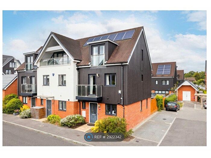 3 Bedroom End Of Terrace House To Rent In Tippett Lane, Oxted, RH8