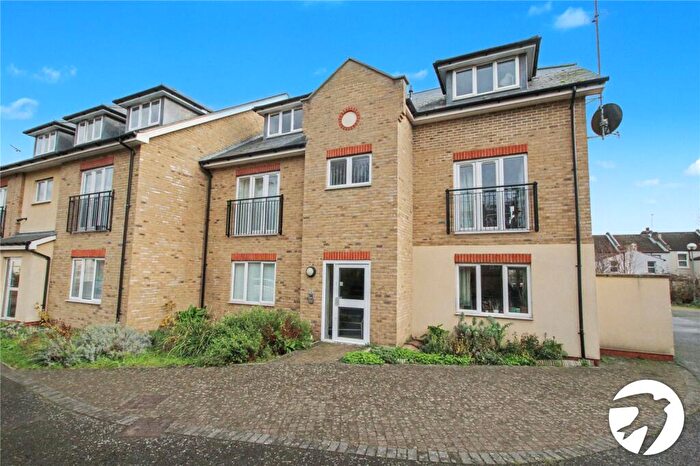 1 Bedroom Flat For Sale In Ravine Grove, Plumstead Common, SE18
