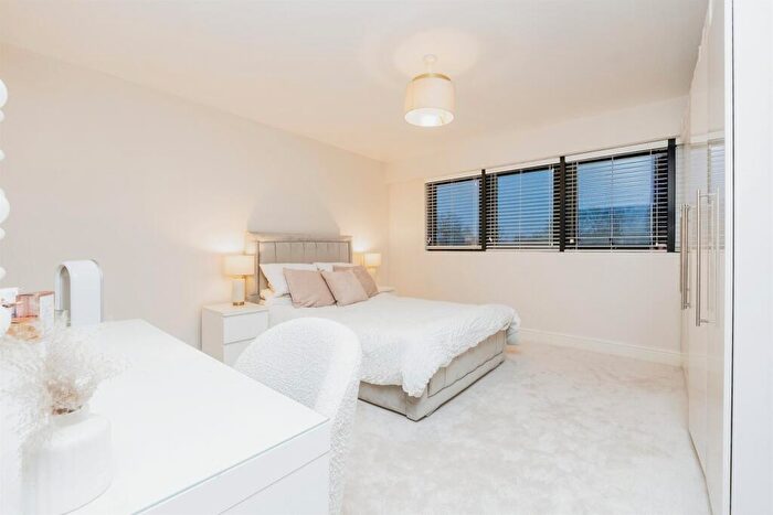 1 Bedroom Flat For Sale In Whitchurch Lane, Bristol, BS14