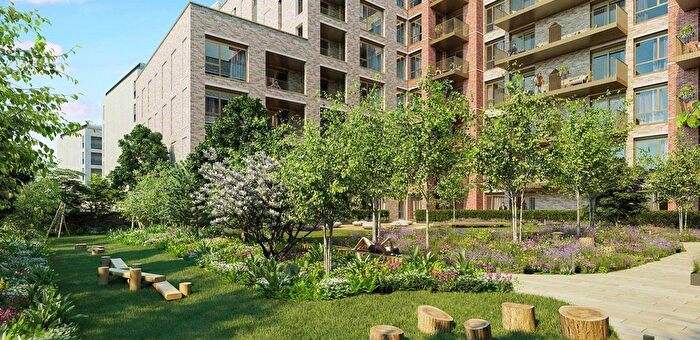 2 Bedroom Flat To Rent In Oval Villae, London, SE11