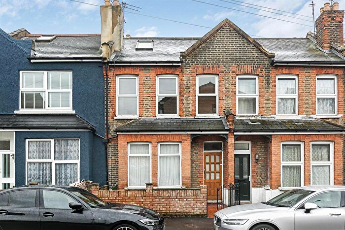 3 Bedroom Flat To Rent In Boundary Road, Walthamstow, London, E17