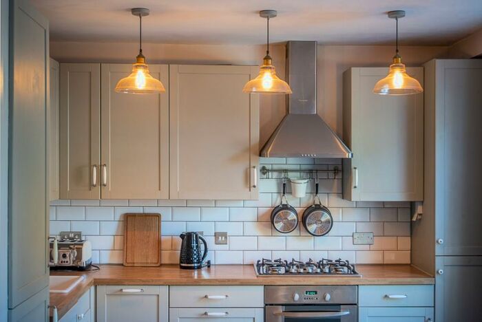 2 Bedroom Flat To Rent In Priests Bridge London, SW14