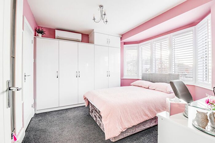 2 Bedroom Detached Bungalow For Sale In Cumberland Avenue, Benfleet, SS7