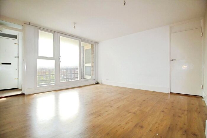 2 Bedroom Flat To Rent In Flat Compton Court Chidham Close, Havant, Hampshire, PO9