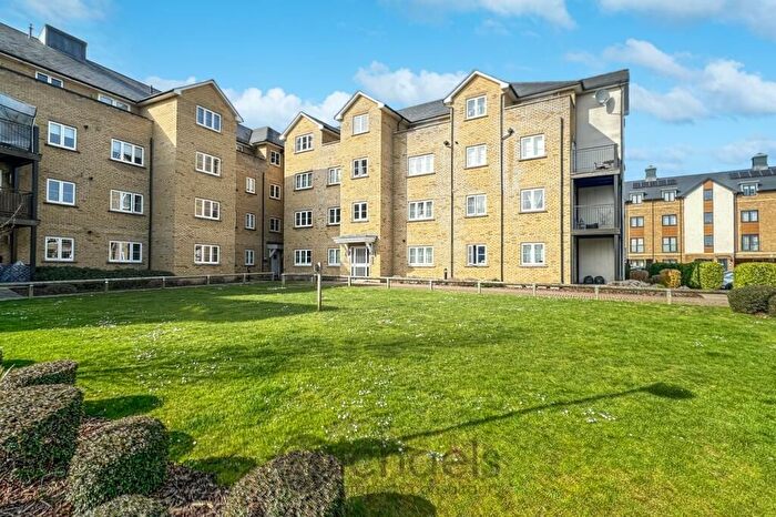 2 Bedroom Flat To Rent In Gilbert Court, Clarendon Way, Colchester, CO1