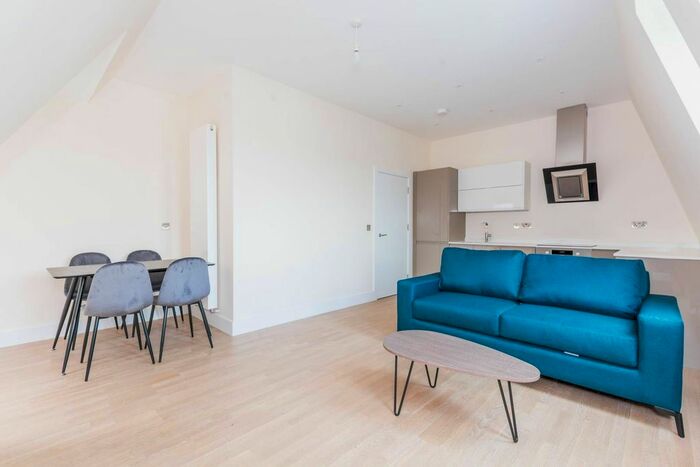 3 Bedroom Flat To Rent In St Marys Road, Hornsey, N8