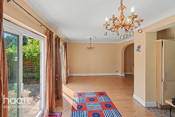 5 Bedroom Semi-Detached House To Rent In Langley Crescent, London, E11