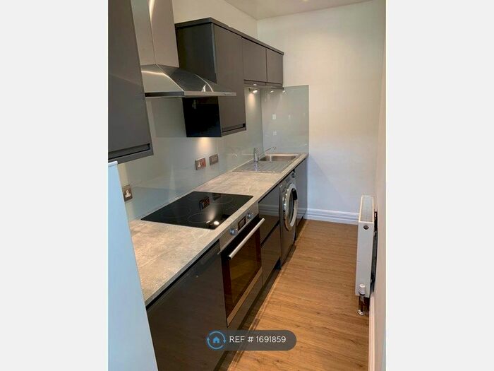 Studio To Rent In Fergus Drive, Glasgow, G20