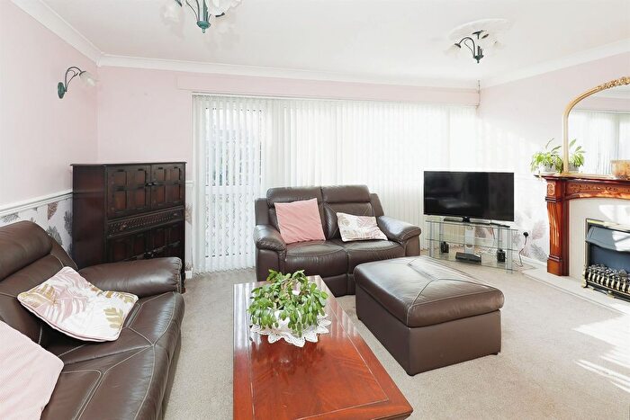 3 Bedroom Terraced House For Sale In Riley Drive, Birmingham, B36