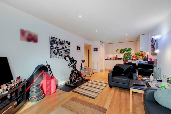 2 Bedroom Flat To Rent In Royal Carriage Mews, Woolwich, London, SE18