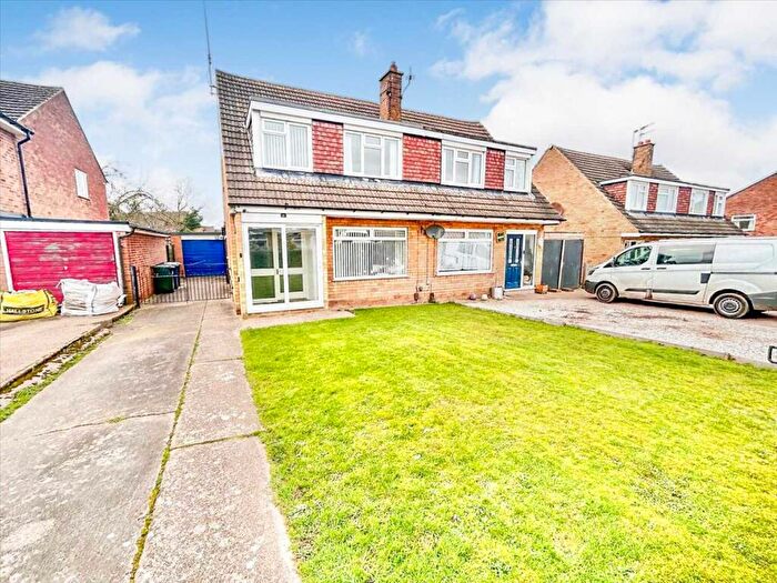 3 Bedroom Semi-Detached House For Sale In Lilac Close, Nottingham, NG12