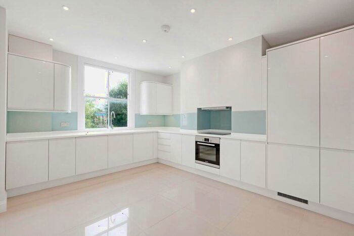 3 Bedroom Flat To Rent In Riverview Gardens, Castelnau, London, SW13