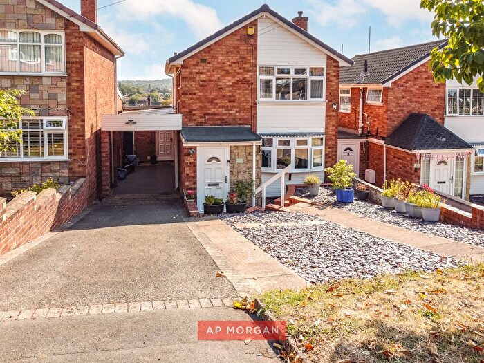 3 Bedroom Detached House For Sale In Balmoral Road, Wordsley, Stourbridge, Dudley, DY8