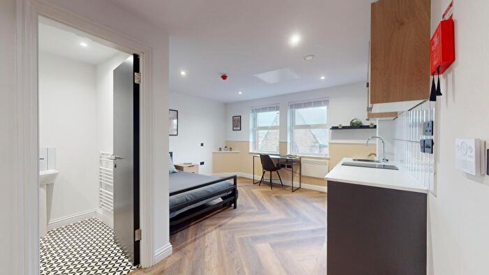 1 Bedroom Flat To Rent In Thurloe Street, M14