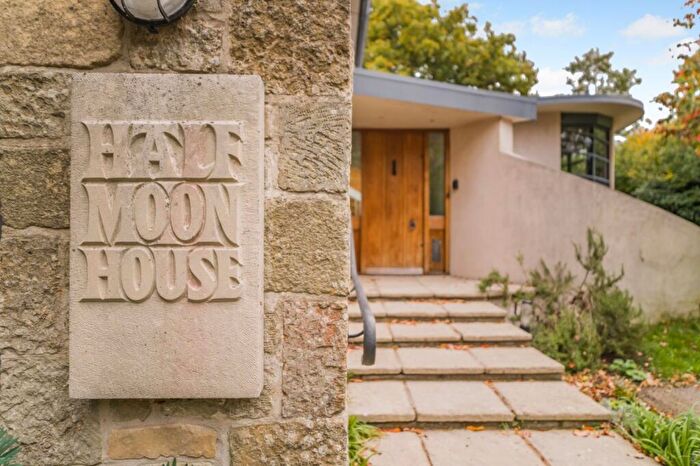 3 Bedroom Detached House For Sale In Motcombe, Shaftesbury, Dorset, SP7