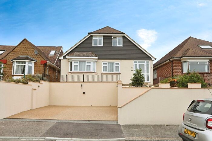 5 Bedroom Detached House For Sale In Broom Hill Road, Rochester, ME2