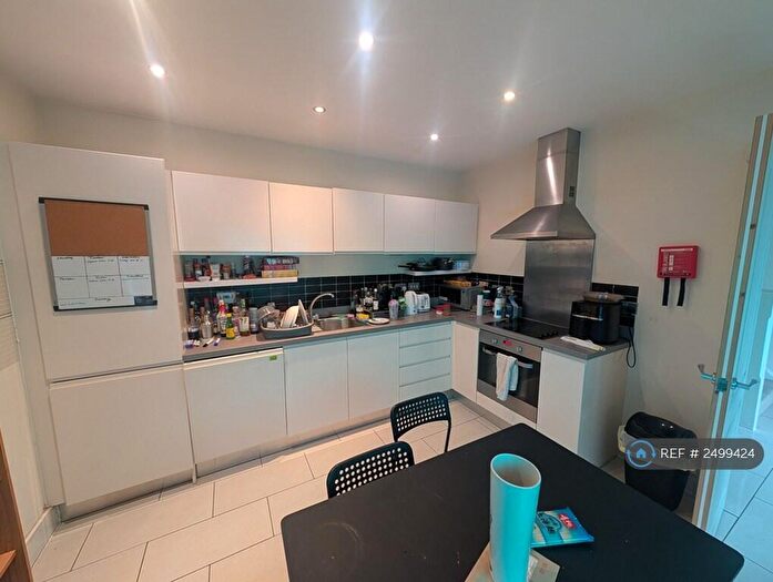 3 Bedroom Semi-Detached House To Rent In Wordsworth Road, Leicester, LE2