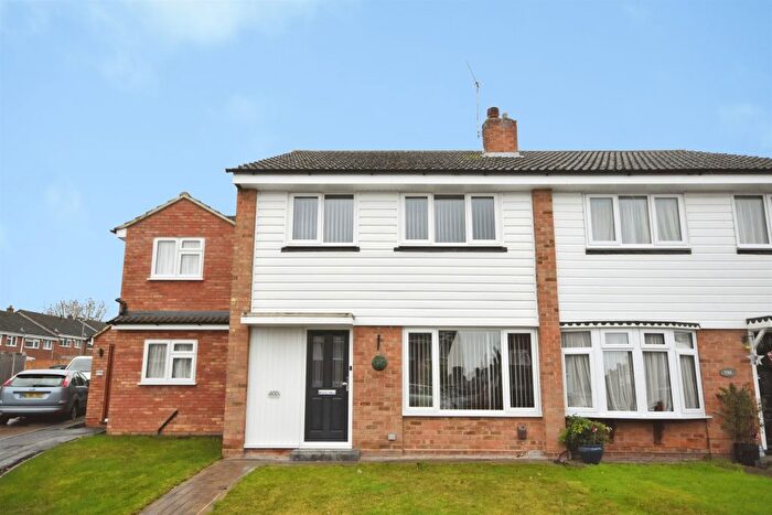 3 Bedroom Terraced House For Sale In Linnet Drive, Tile Kiln, Chelmsford, CM2