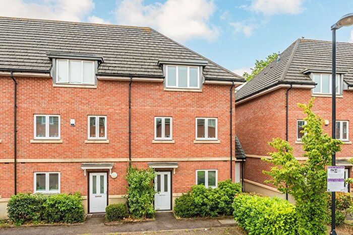 4 Bedroom Property For Sale In Academy Place, Isleworth, TW7