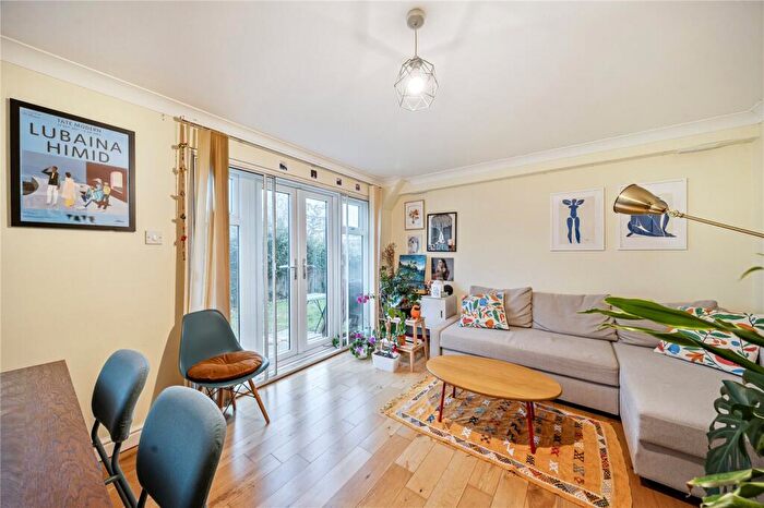 1 Bedroom Flat To Rent In Goddard Place, Monnery Road, Tufnell Park, London, N19
