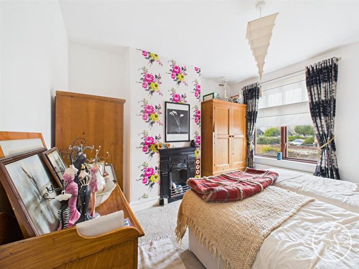 2 Bedroom Cottage For Sale In Leeds Road, Barwick In Elmet, Leeds, LS15