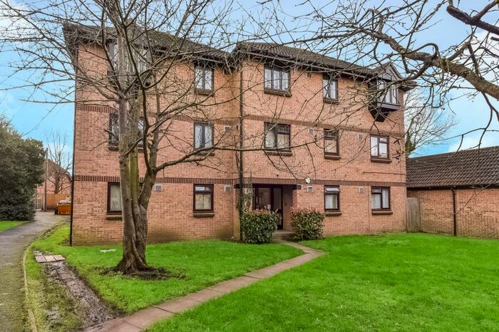 1 Bedroom Apartment To Rent In Vicarage Way, Colnbrook, SL3