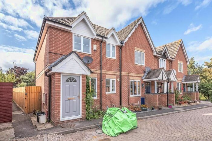 3 Bedroom End Of Terrace House To Rent In Orwell Drive, Didcot OX11