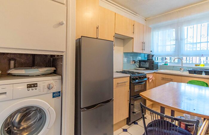 1 Bedroom Flat For Sale In Boden House, Shoreditch, London, E1