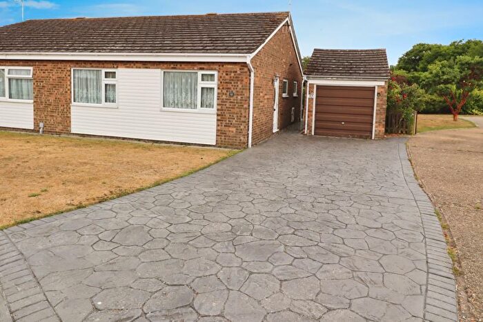 2 Bedroom Bungalow For Sale In Heathlands, Thorrington, CO7